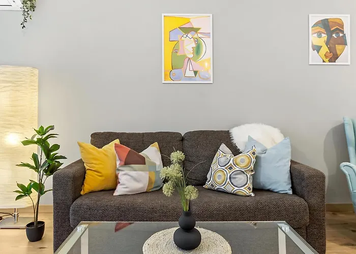 Living In Color - Modern Getaway