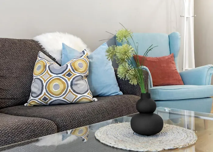 Living In Color - Modern Getaway